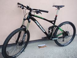 Zánovní enduro Merida One-Forty 3-B - výjimečný exkluzivní stav!
