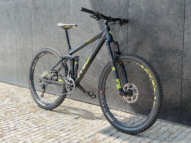 Cube Stereo 140 HPA 27,5" Race M