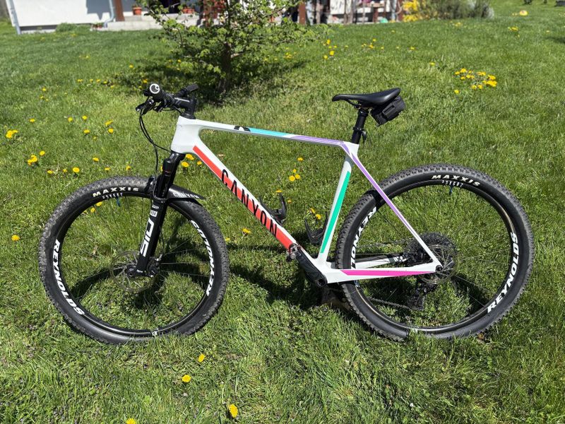Canyon Exceed CF 7 vel. XL + teleskopka FOX 