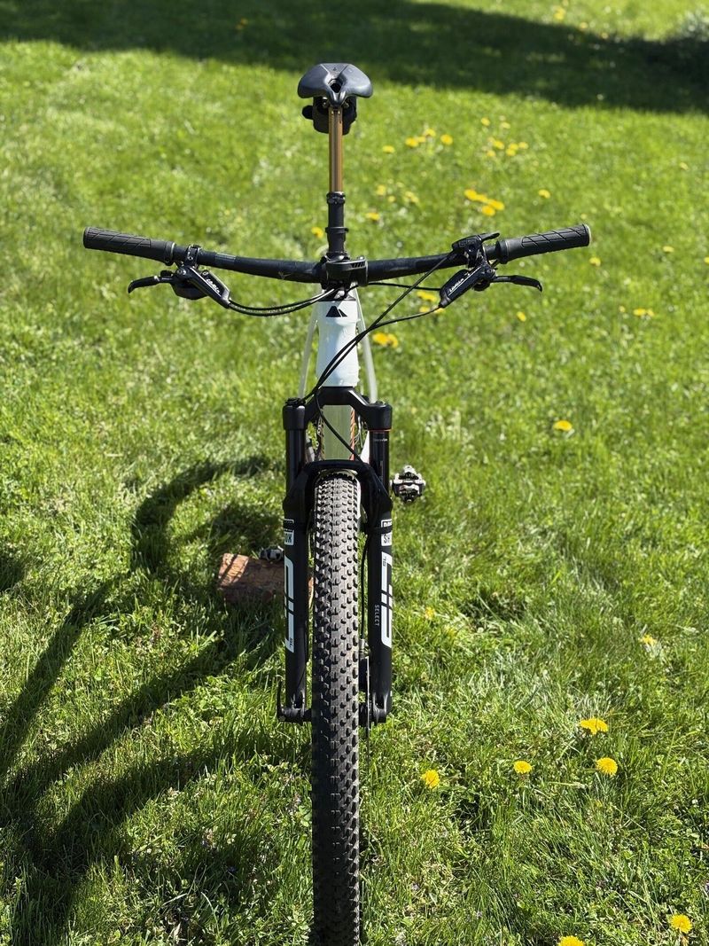 Canyon Exceed CF 7 vel. XL + teleskopka FOX 