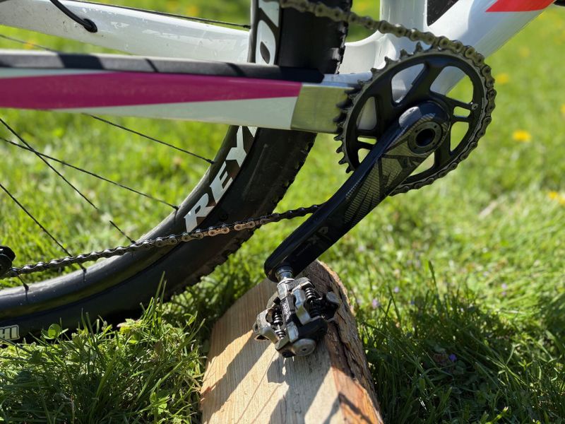 Canyon Exceed CF 7 vel. XL + teleskopka FOX 