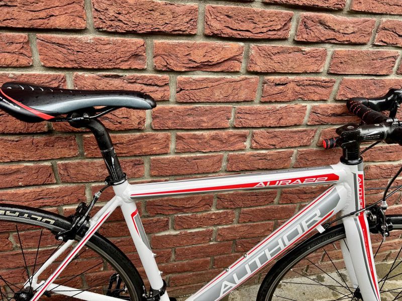 AUTHOR Aura 22 2018 velikost 50 vhodný na 152-165cm super stav 