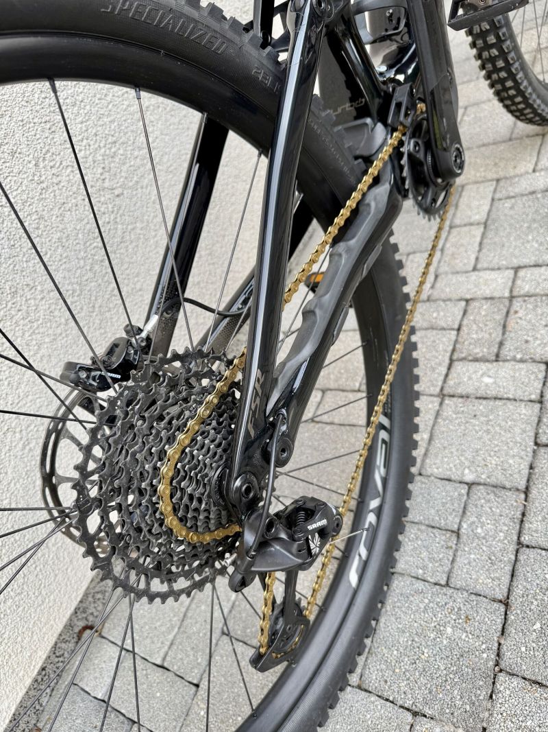 Specialized Levo SL Expert eMTB Carbon 