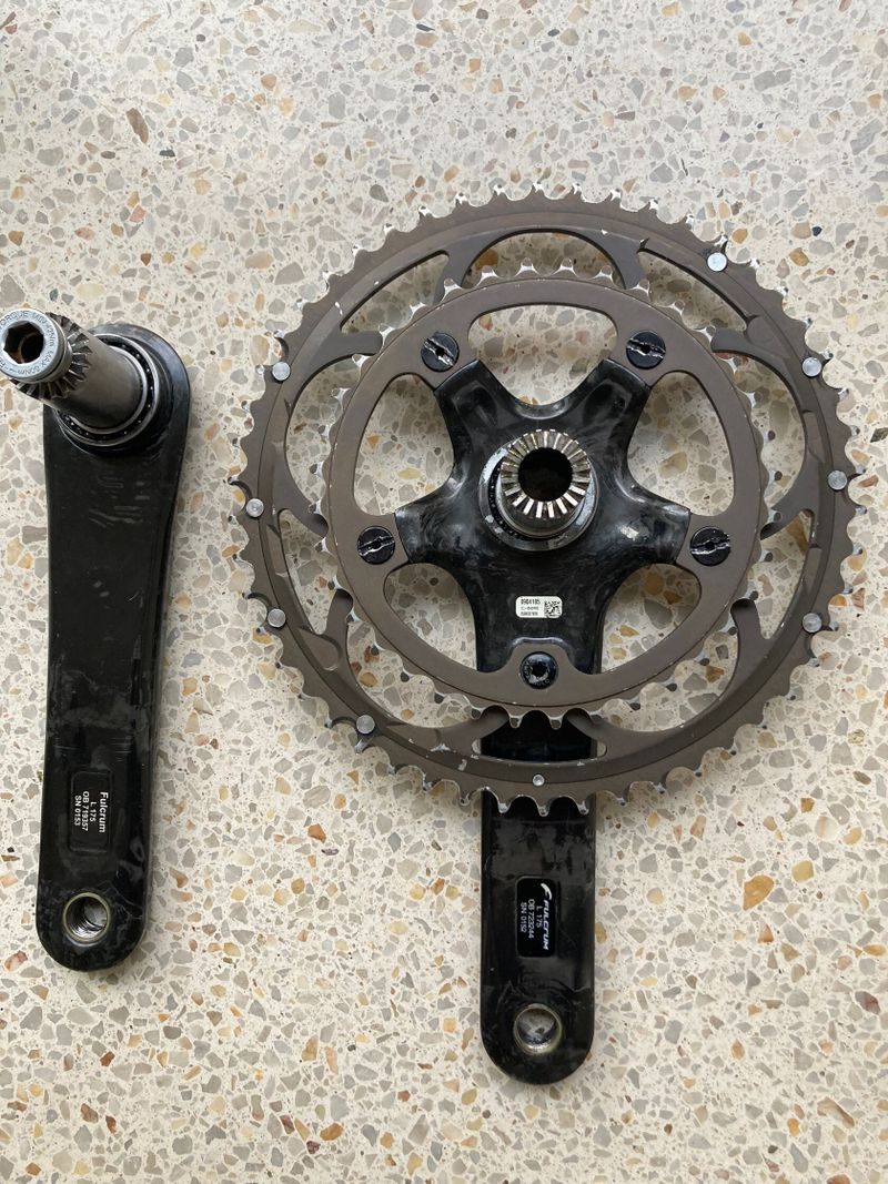 Kliky Campagnolo Super record 11s, OEM Fulcrum, 175mm, 50/36. Včetně misek