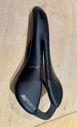 Karbonové sedlo Repente Artax GL 132mm