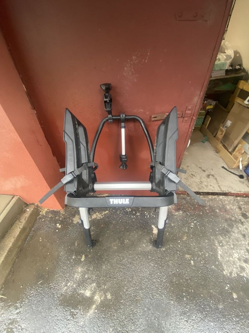 Thule OutWay Platform plošinový nosič kol na zadní dveře pro 2 kola černá/aluminium