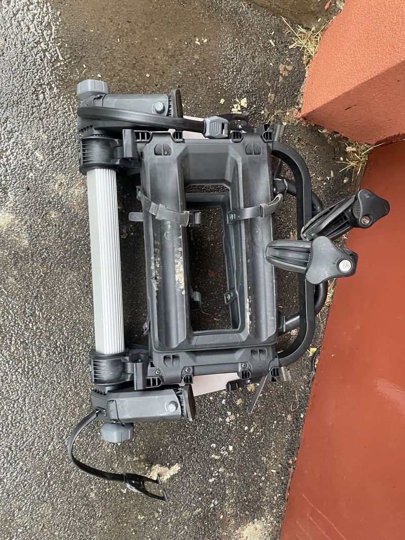 Thule OutWay Platform plošinový nosič kol na zadní dveře pro 2 kola černá/aluminium