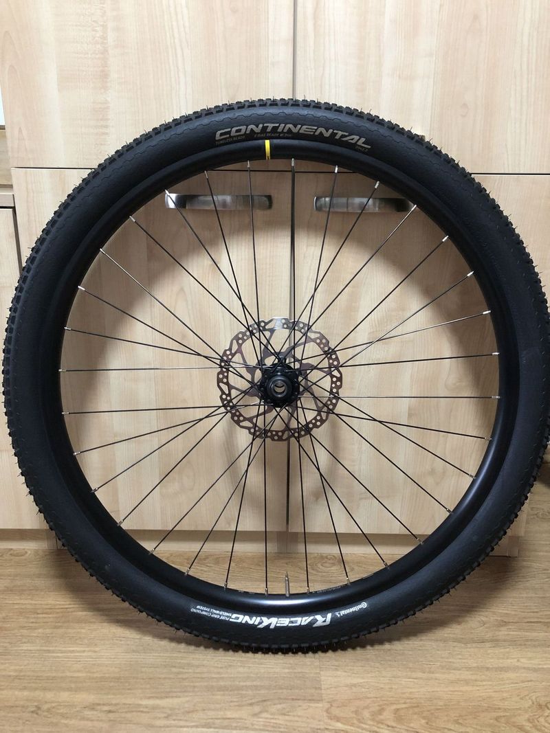 Komplet zapletená kola Mavic XC 425 