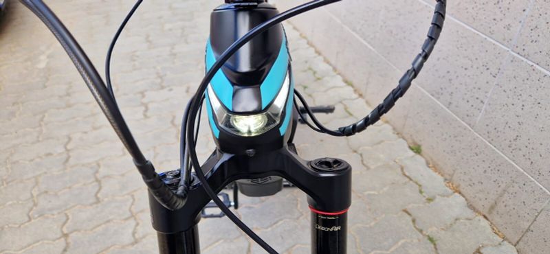 Celoodpružené elektrokolo Bianchi E-SUV Adventure