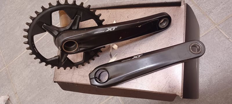 Kliky s převodníkem Shimano Deore XT M8100 