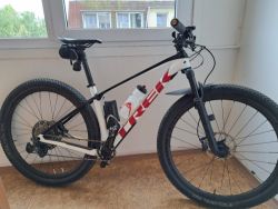Trek procaliber 9.8. - karbonová kola