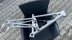 NOVÝ RÁM PRO MLADÉHO SHREDDERA OD FG