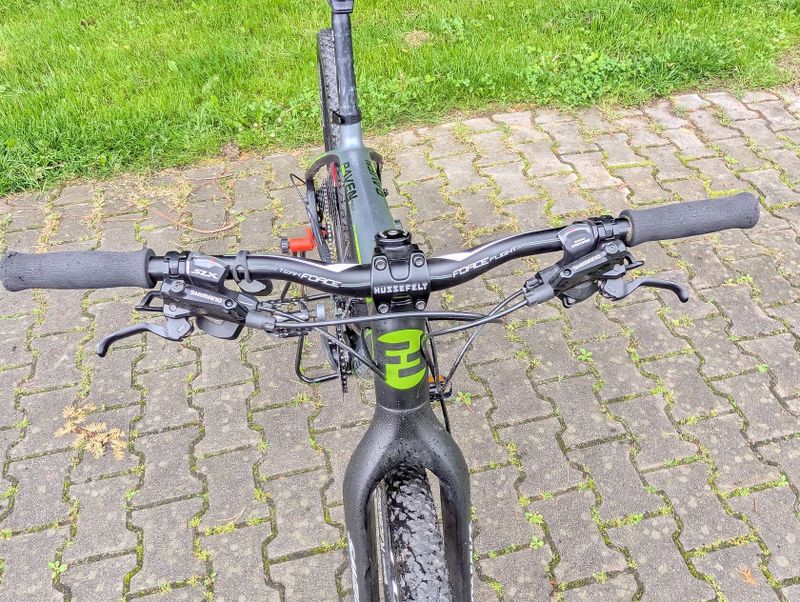 Horské kolo Focus s karbonovým rámem 