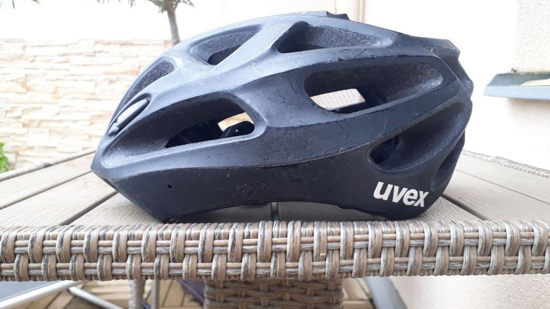 Cyklistická helma UVEX