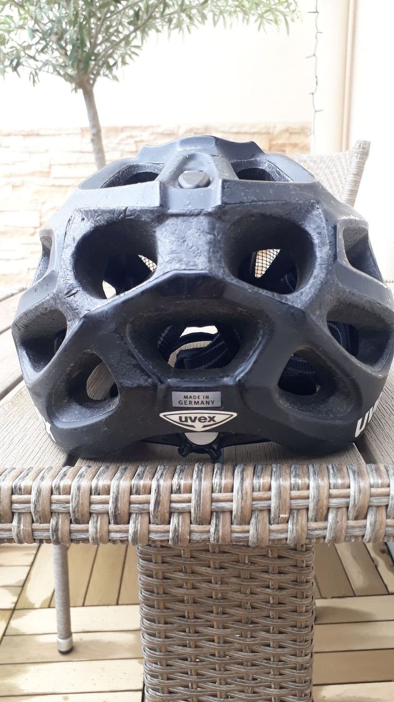 Cyklistická helma UVEX
