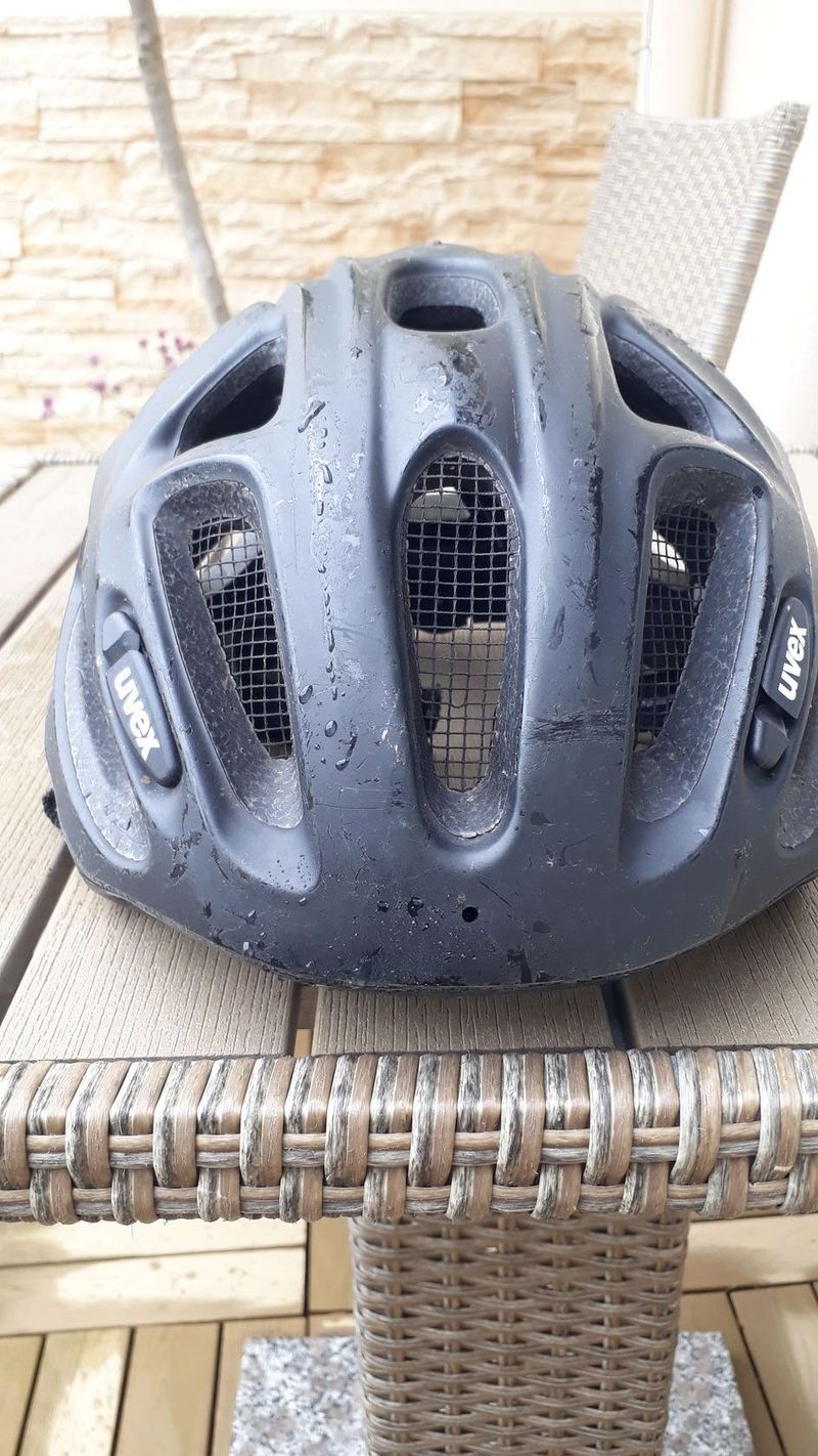 Cyklistická helma UVEX