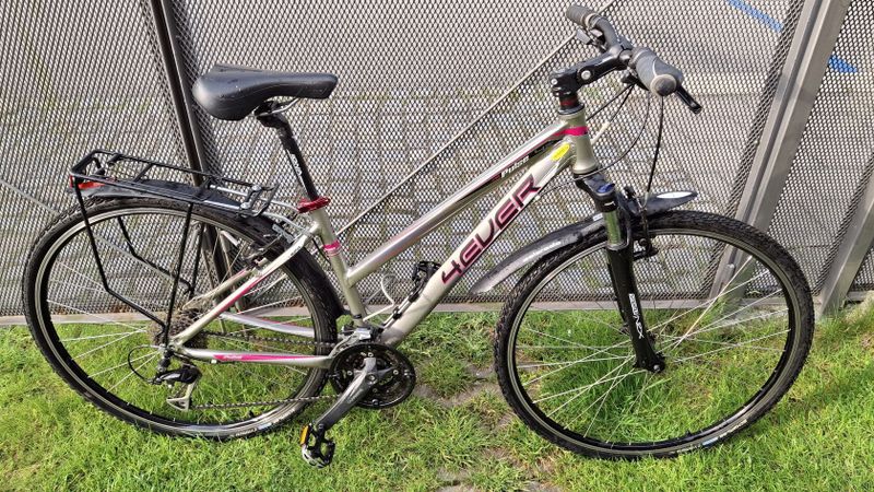 Téměř neježděné dámské kolo rám 16,5 palce