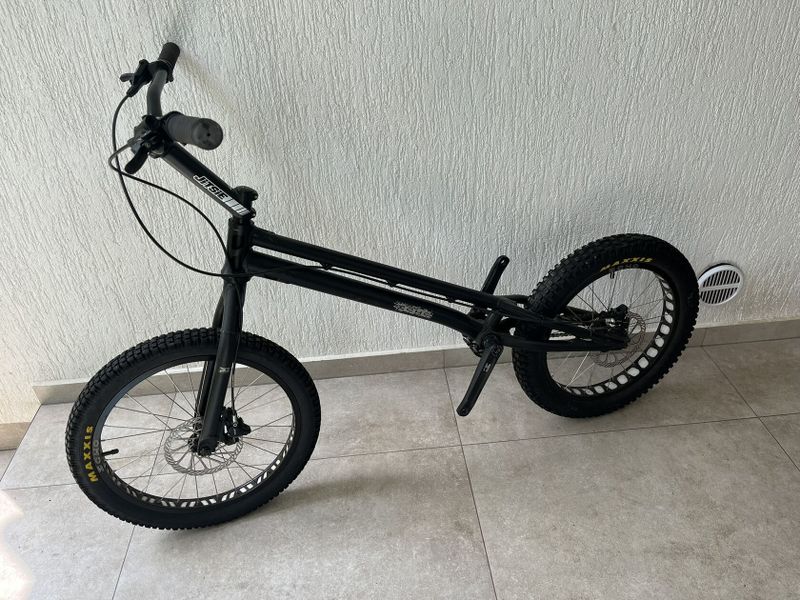 Trialové kolo ECHO MK6