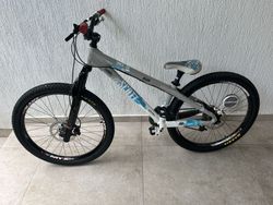 Scott Voltage YZ 0 LTD