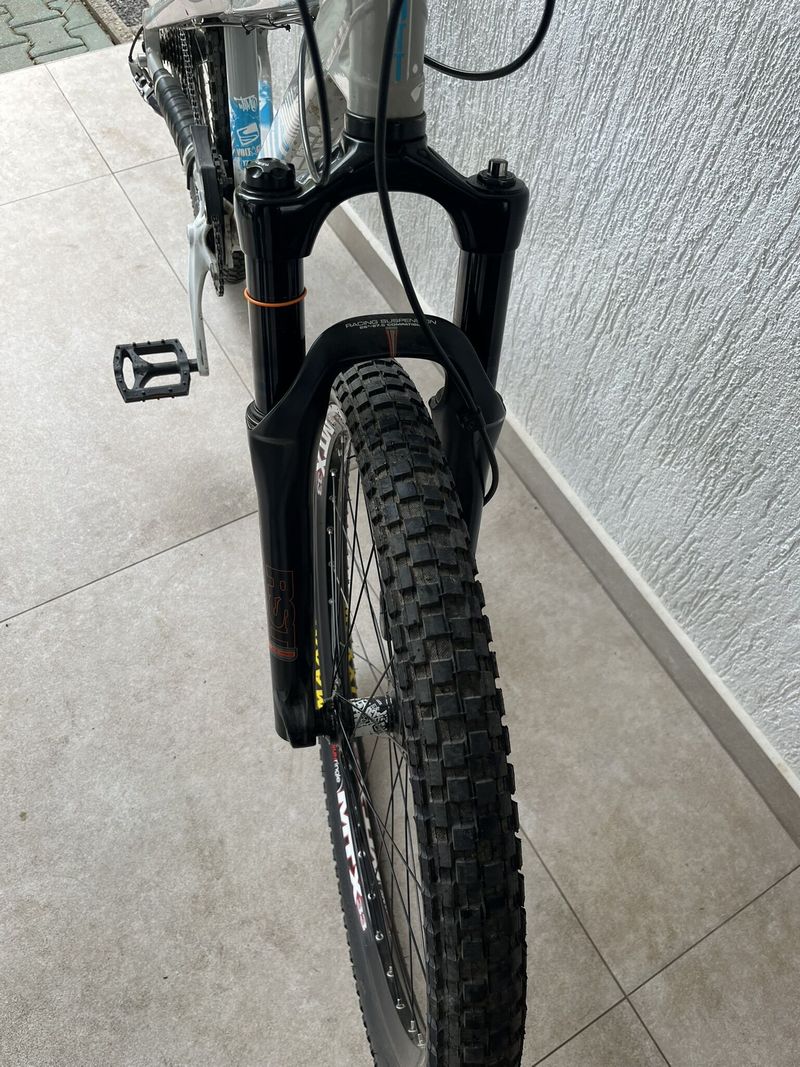 Scott Voltage YZ 0 LTD