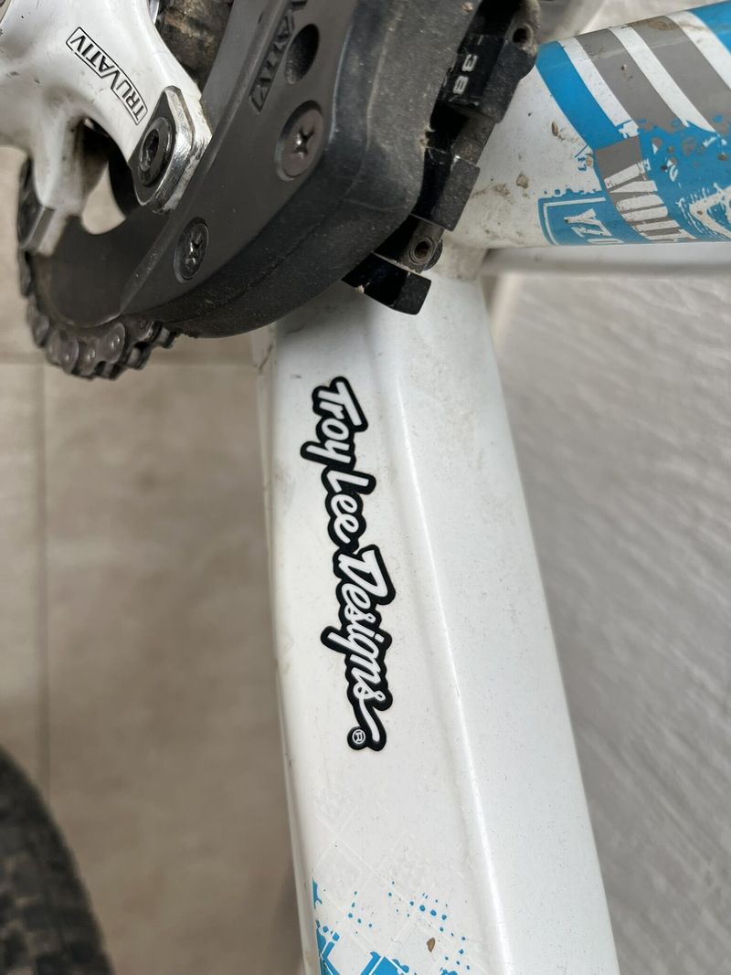 Scott Voltage YZ 0 LTD