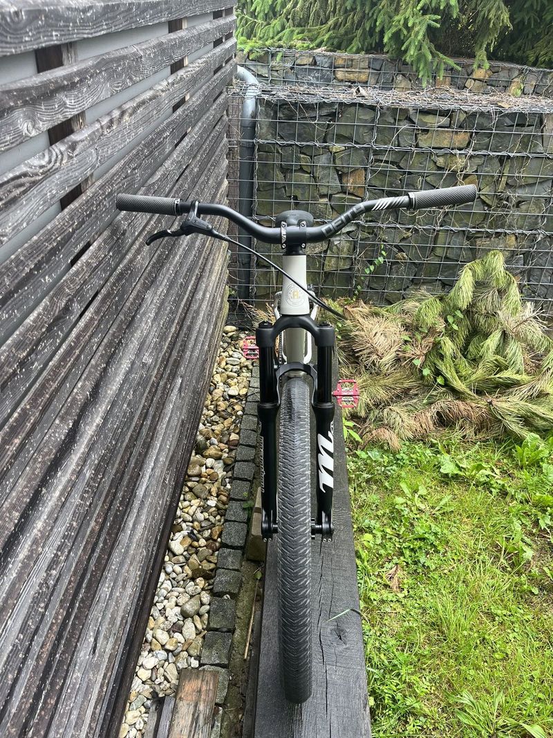 Commencal Absolut 26 L