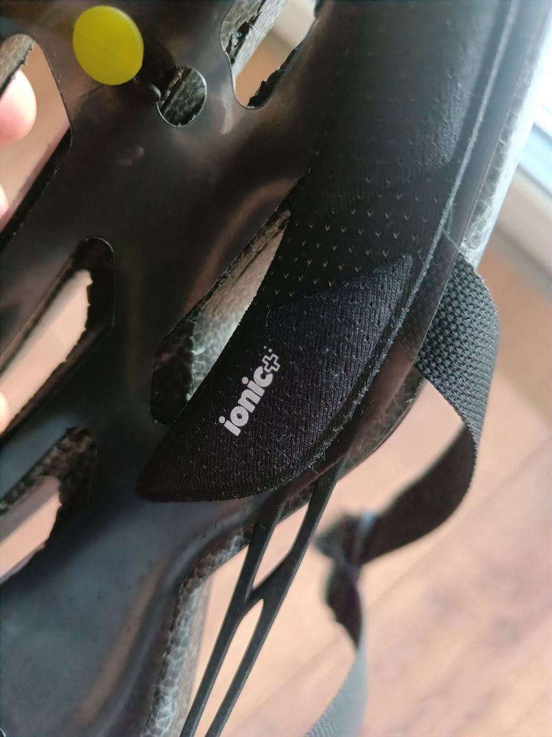 Helma GIRO Cinder MIPS Mat Black/Charcoal