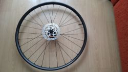 PRODÁM BONTRAGER Přední kolo Kovee Comp TLR Boost 29" MTB