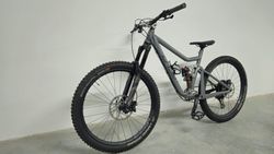 RB Bandit 675, FOX, Sram GX, DT Swiss, TOP!