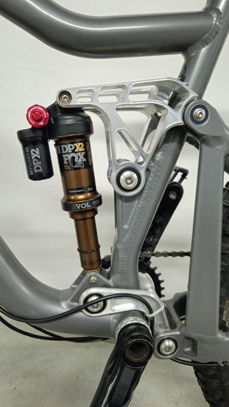 RB Bandit 675, FOX, Sram GX, DT Swiss, TOP!