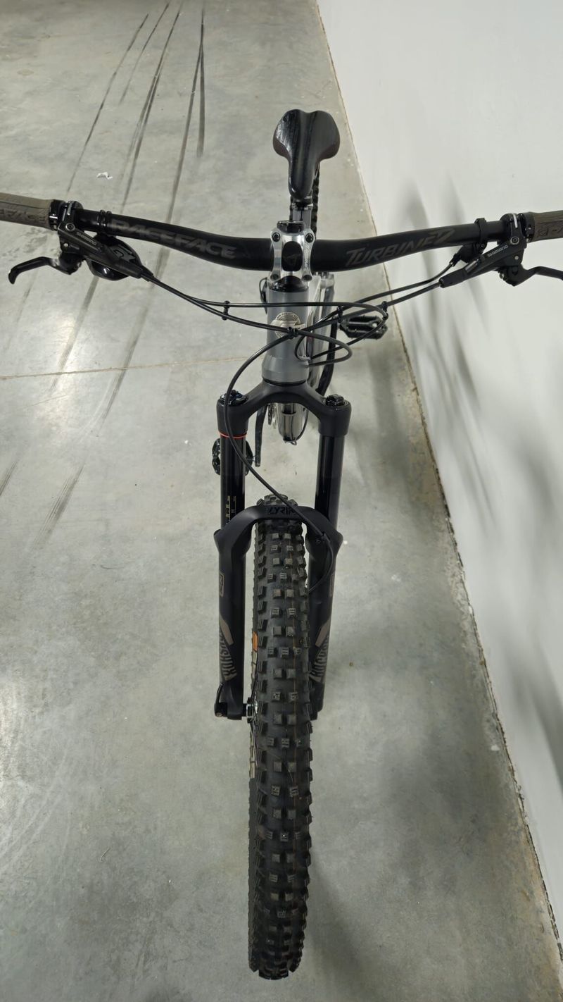 RB Bandit 675, FOX, Sram GX, DT Swiss, TOP!