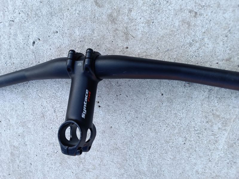 EASTON MONKEY BAR & SYNTACE F149