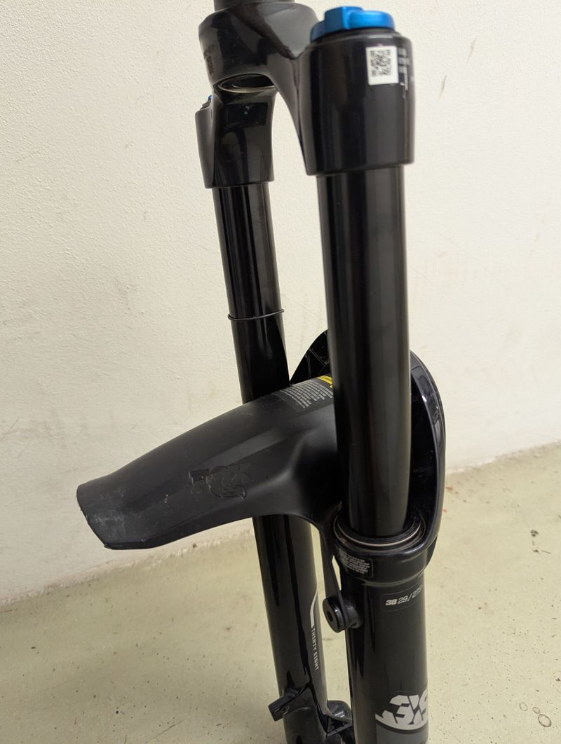 Vidlice Fox 38 Rhythm, 170 mm, 29"/27,5"