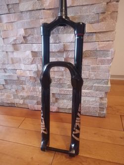 RockShox Lyrik Ultimate RC2 27,5 - 180 mm, offset 37 mm