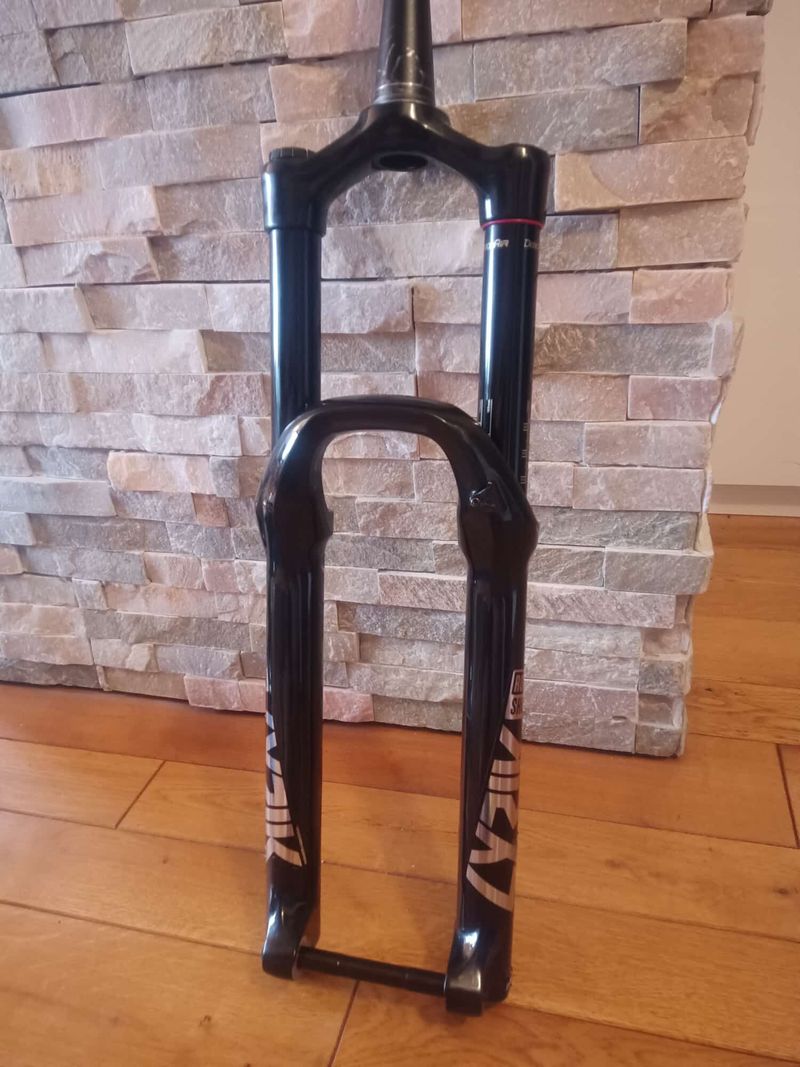 RockShox Lyrik Ultimate RC2 27,5 - 180 mm, offset 37 mm