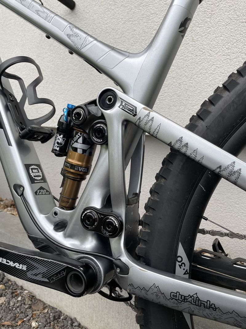 Pivot Trail 429 Enduro