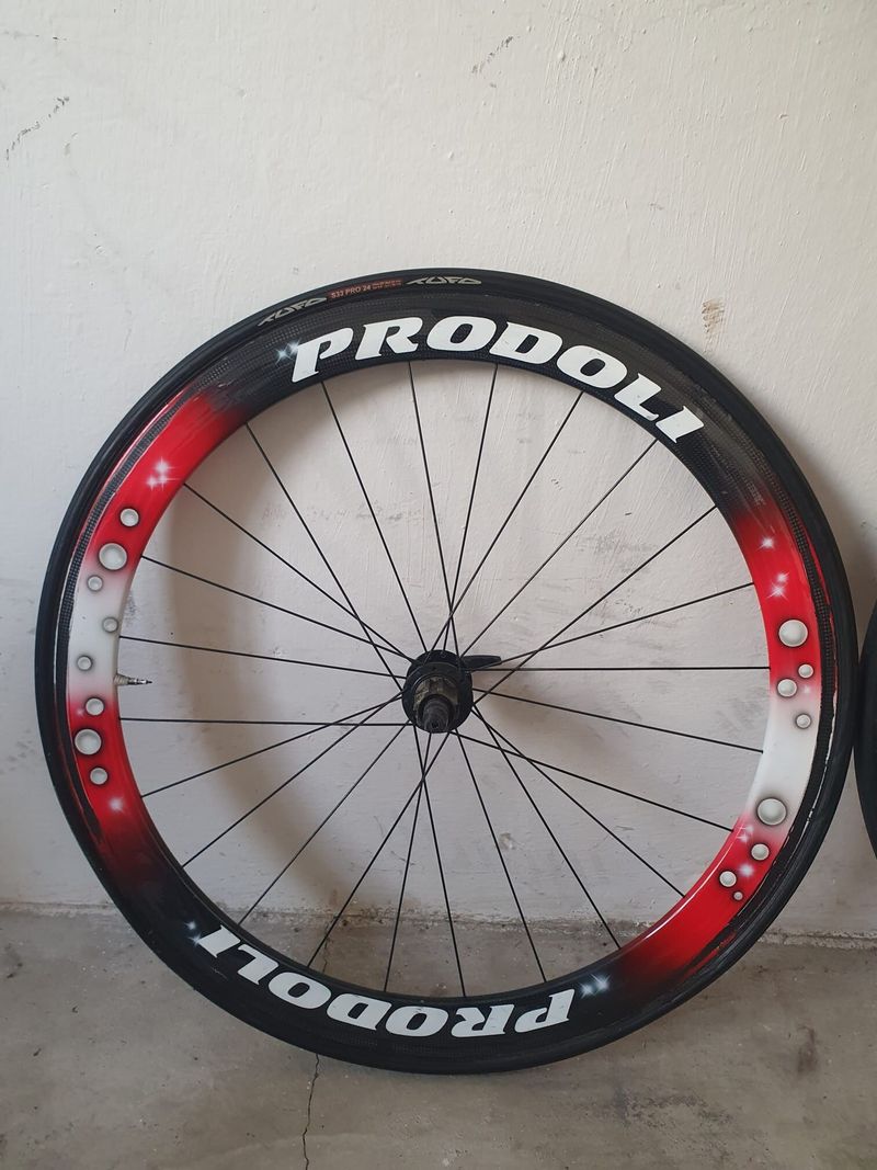 Zapletená silniční karbonová kola Prodoli 50 mm