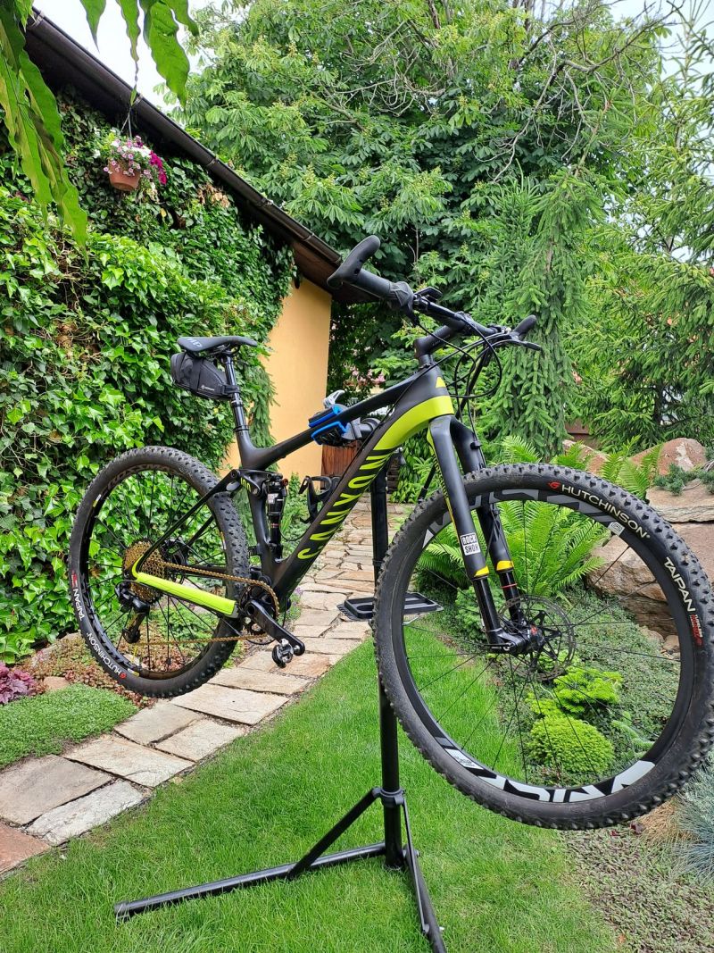 Špičkové XC kolo Canyon Lux Trail CF9.9