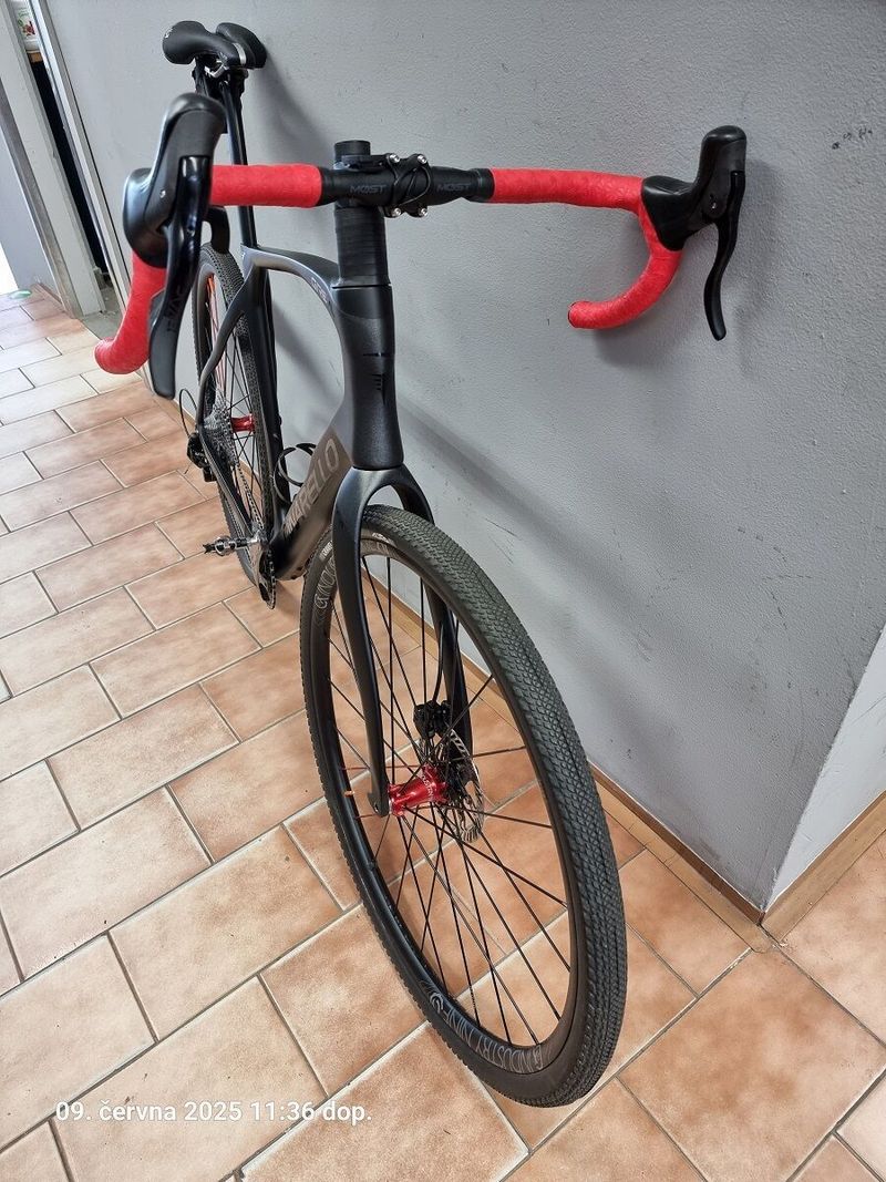 Pinarello GREVIL F7 | CAMPAGNOLO Ekar 1x13 DB