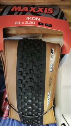 Plášť Maxxis 