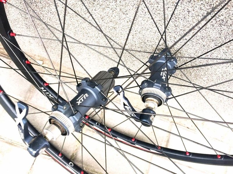 Shimano XTR záplety na nabech XTR