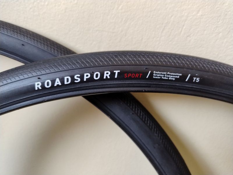 pláště Specialized RoadSport