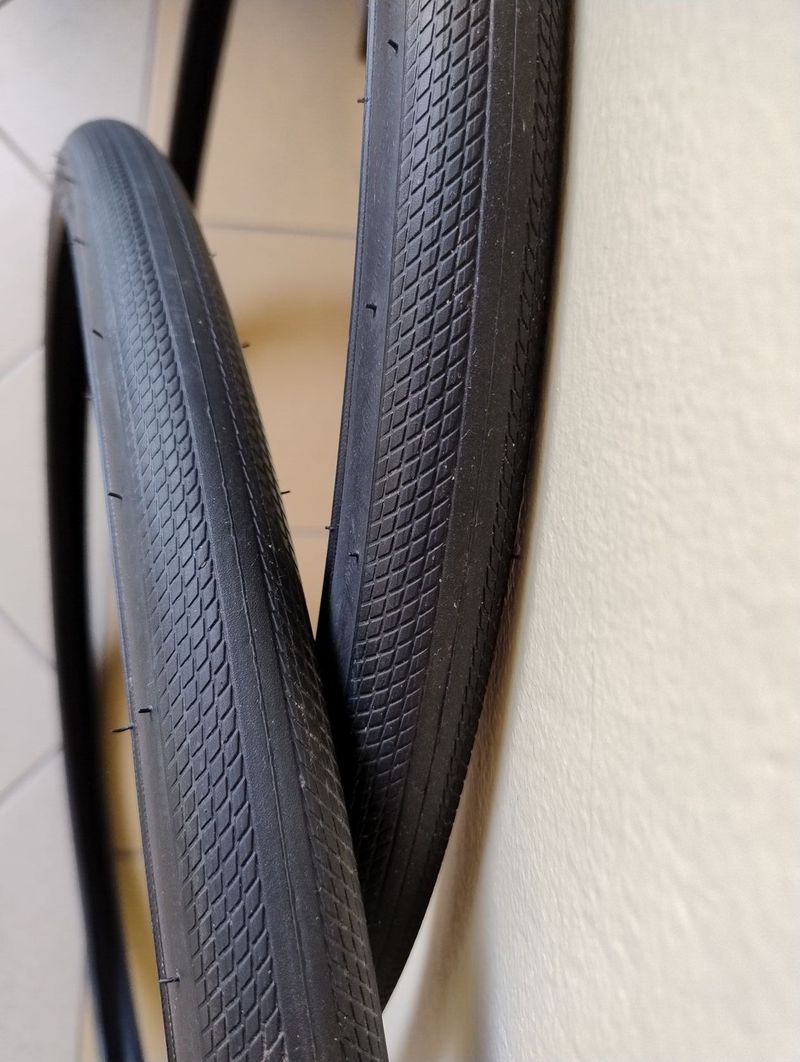 pláště Specialized RoadSport