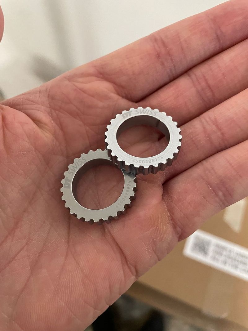 Zubatky DT SWISS 18 zubů 2ks