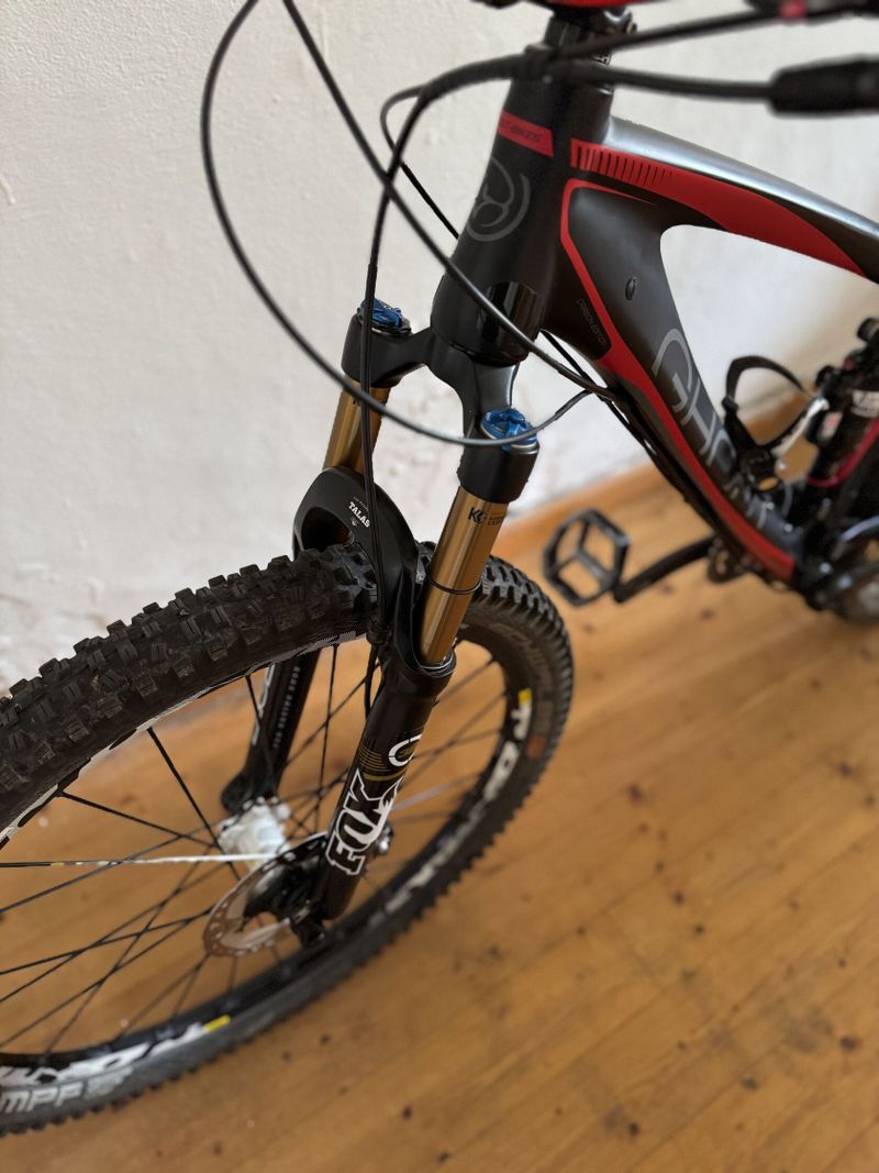 Ghost AMR Lector 9500, karbon, 26'', 12,5 kg