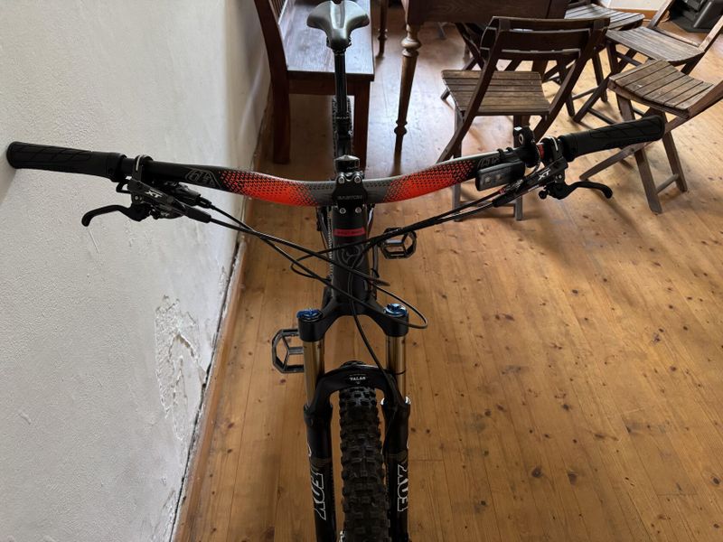 Ghost AMR Lector 9500, karbon, 26'', 12,5 kg