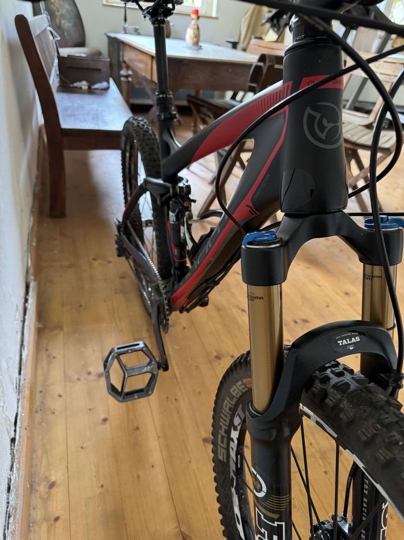 Ghost AMR Lector 9500, karbon, 26'', 12,5 kg
