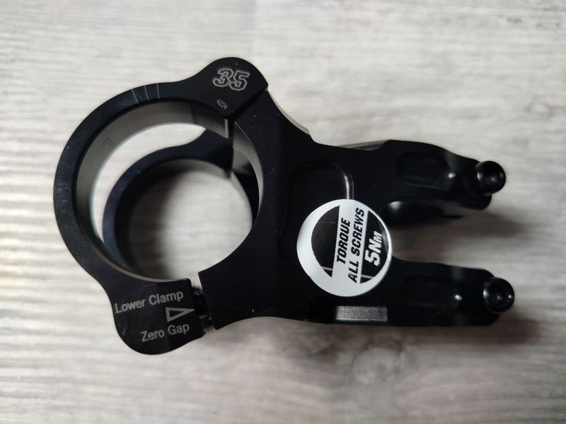 NOVÉ - Řidítka a představec RENTHAL FATBAR 35 / RENTHAL APEX 35 50 mm