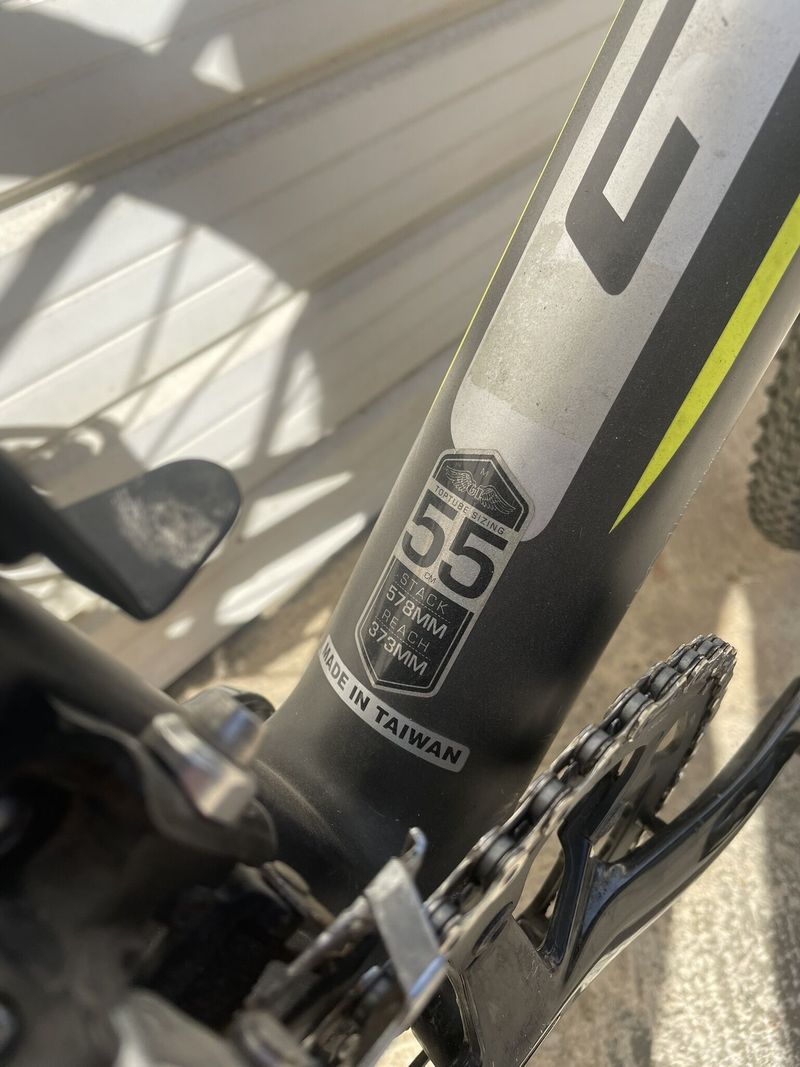GT Grade Carbon Elite 55cm (výška jezdce 182cm)