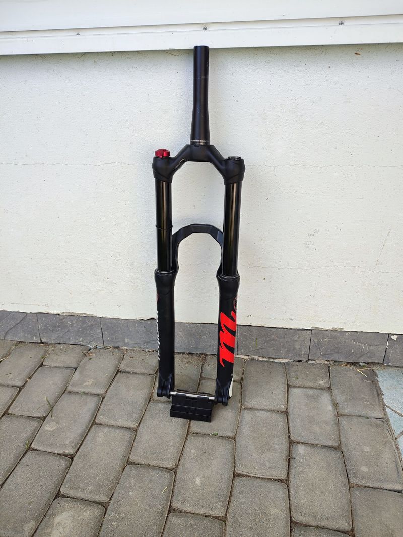 Manitou Mattoc Dorado Air 29", 140mm, boost + packeta Zdarma